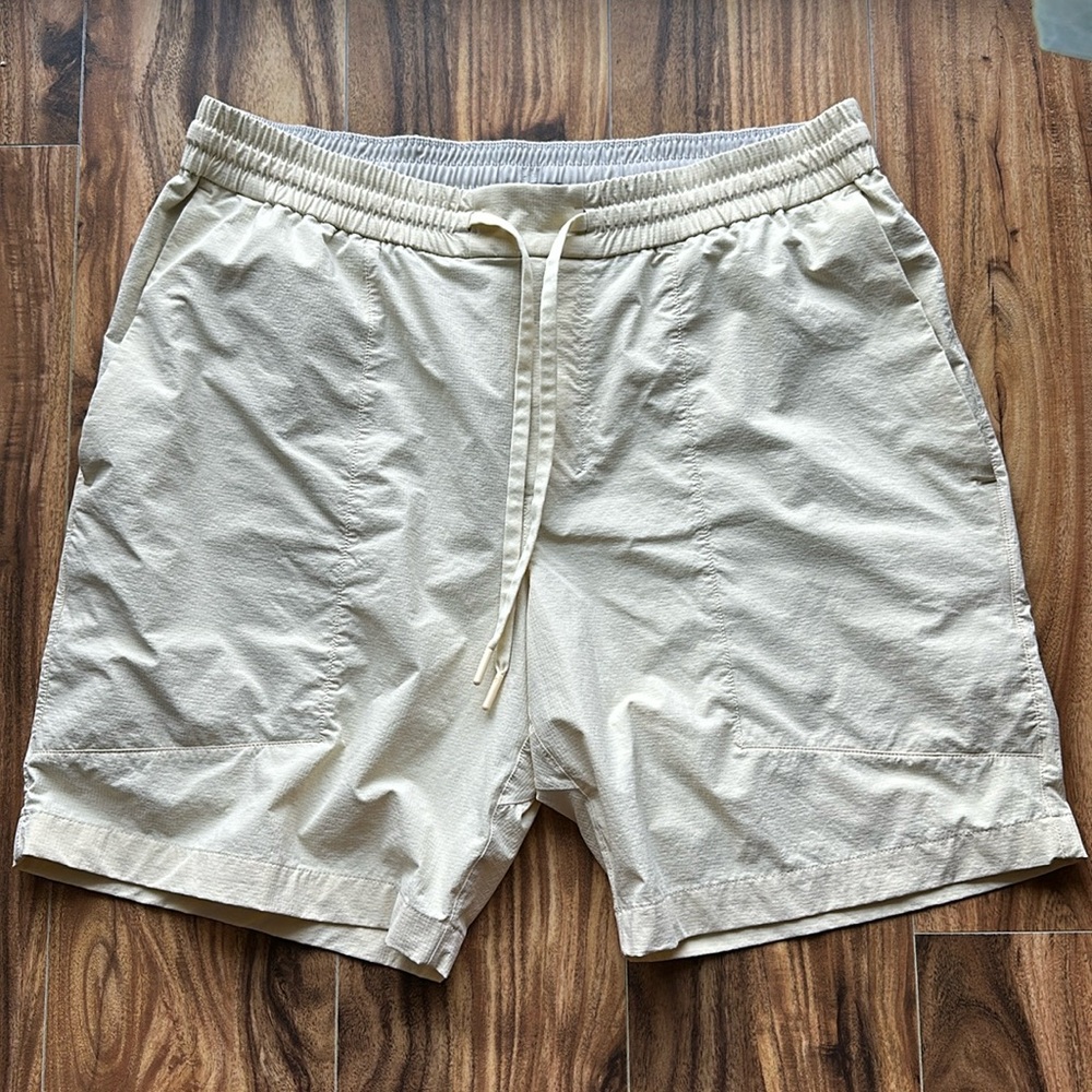 Lululemon Bowline casual shorts 8” inseam | XL